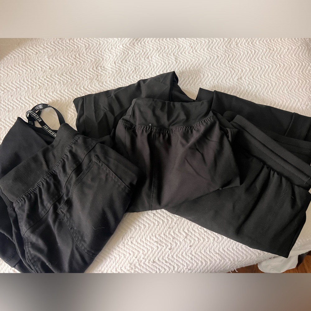 Bundle of 3 Medcoture Medium Petite Scrub Joggers